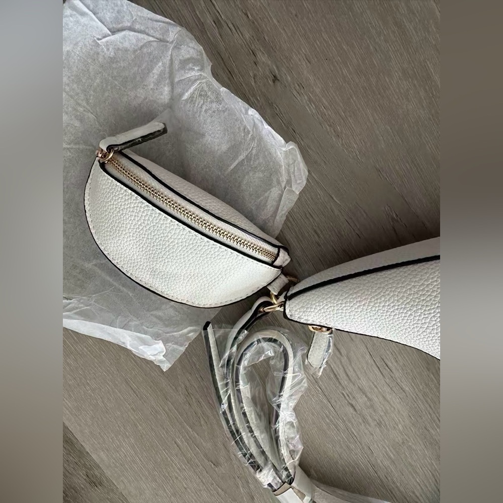 🫘 Bean-Shaped Handbag with A Mini-Bag, White Color - Picture 3 of 12